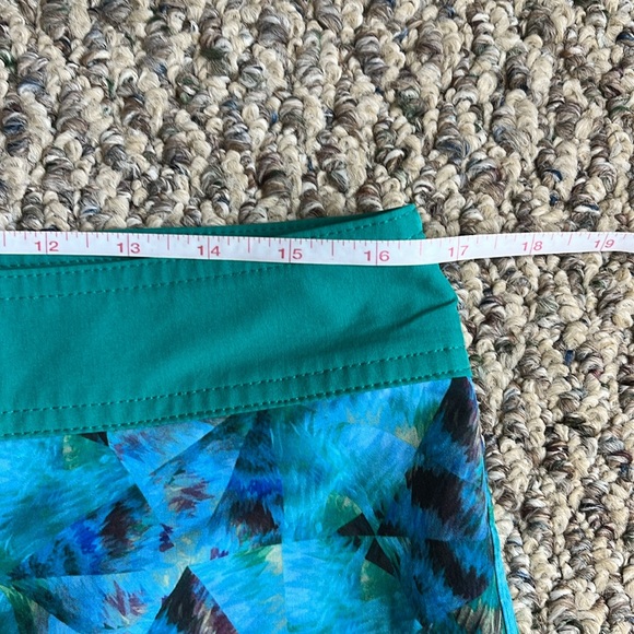 Prana Emerald Pinwheel Makenna Boardshort - Picture 6 of 7